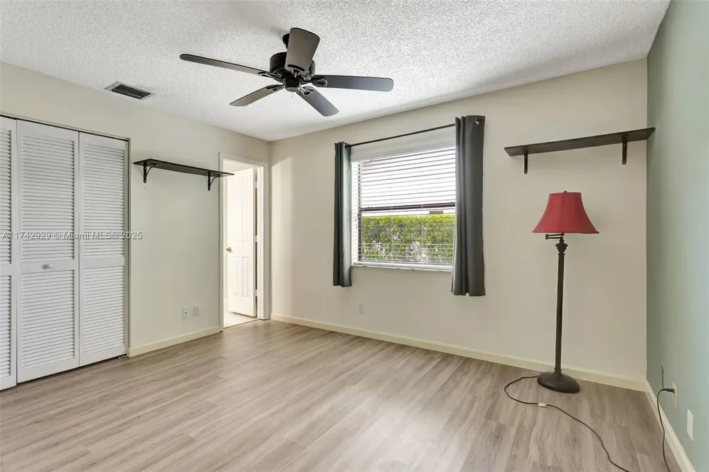 5325 NW 84th Way Coral Springs FL 33067