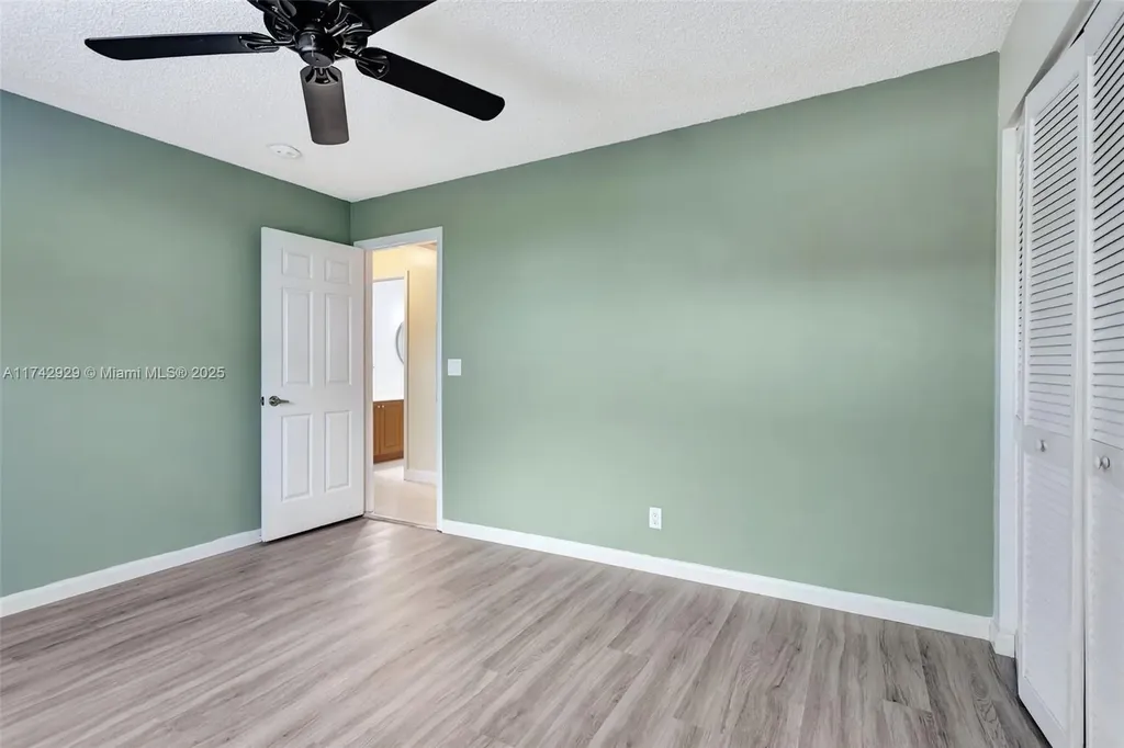 5325 NW 84th Way Coral Springs FL 33067