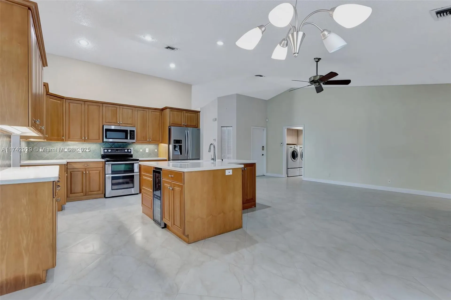 5325 NW 84th Way Coral Springs FL 33067