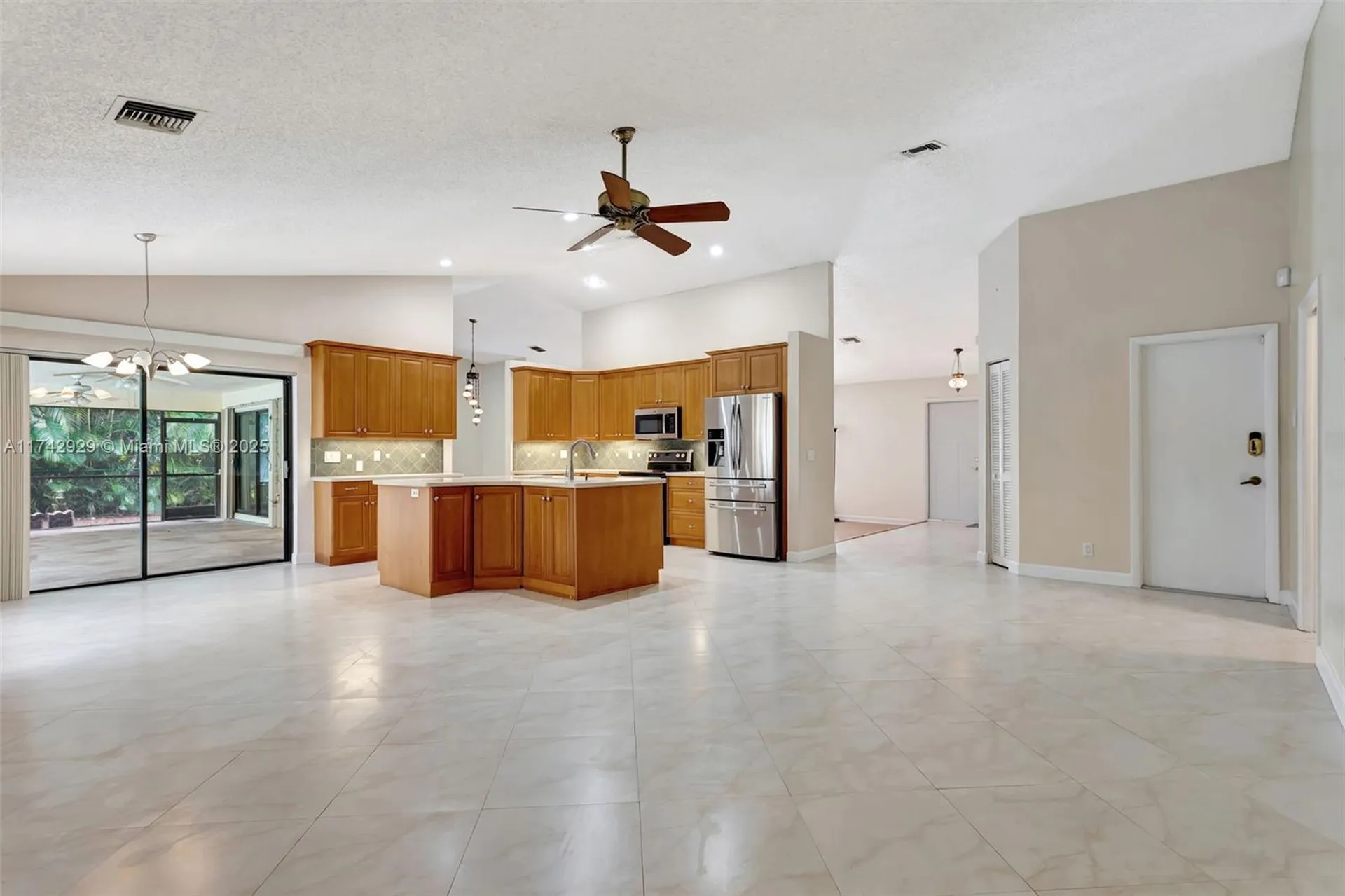 5325 NW 84th Way Coral Springs FL 33067