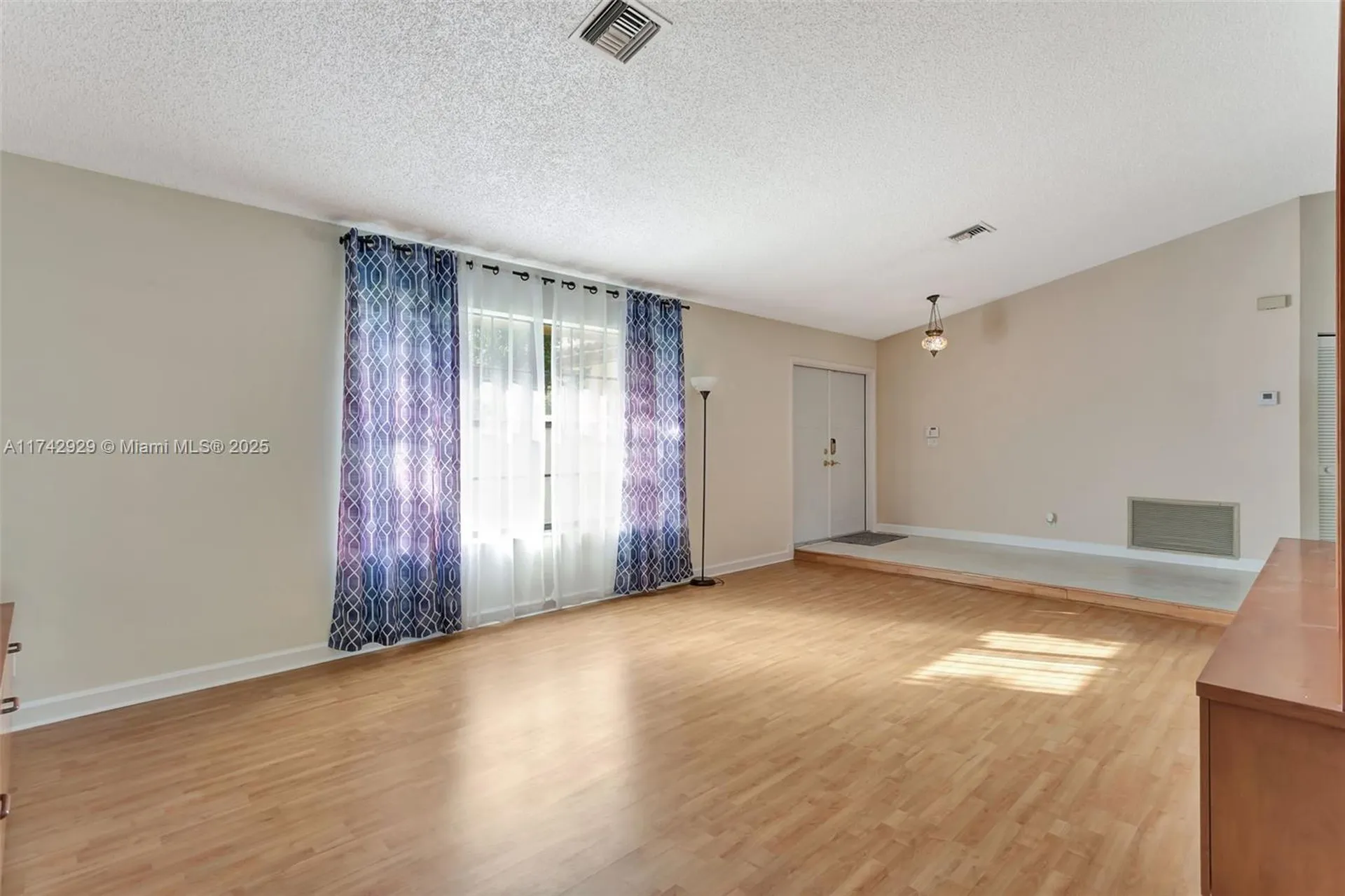 5325 NW 84th Way Coral Springs FL 33067