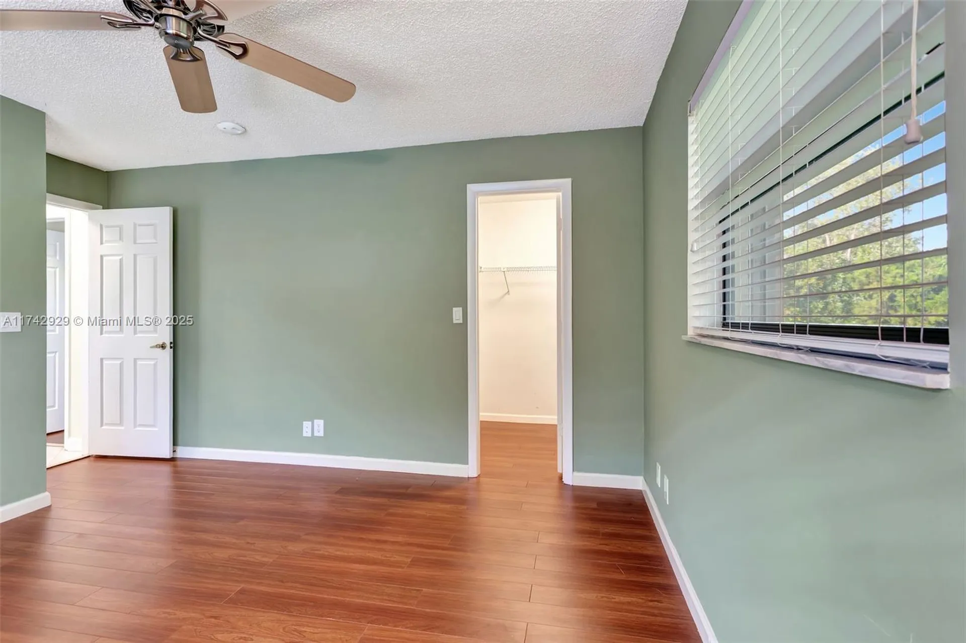 5325 NW 84th Way Coral Springs FL 33067