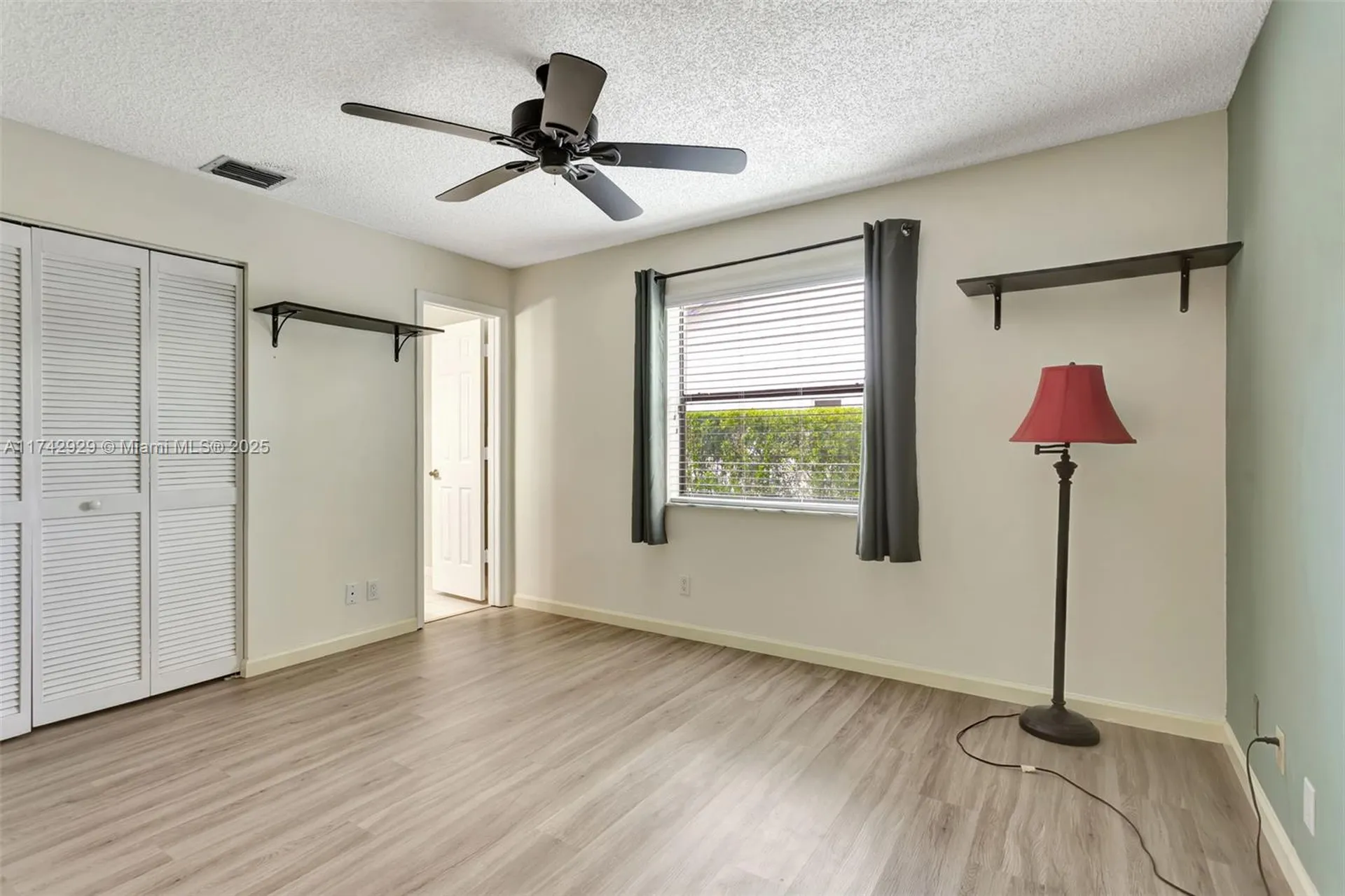 5325 NW 84th Way Coral Springs FL 33067