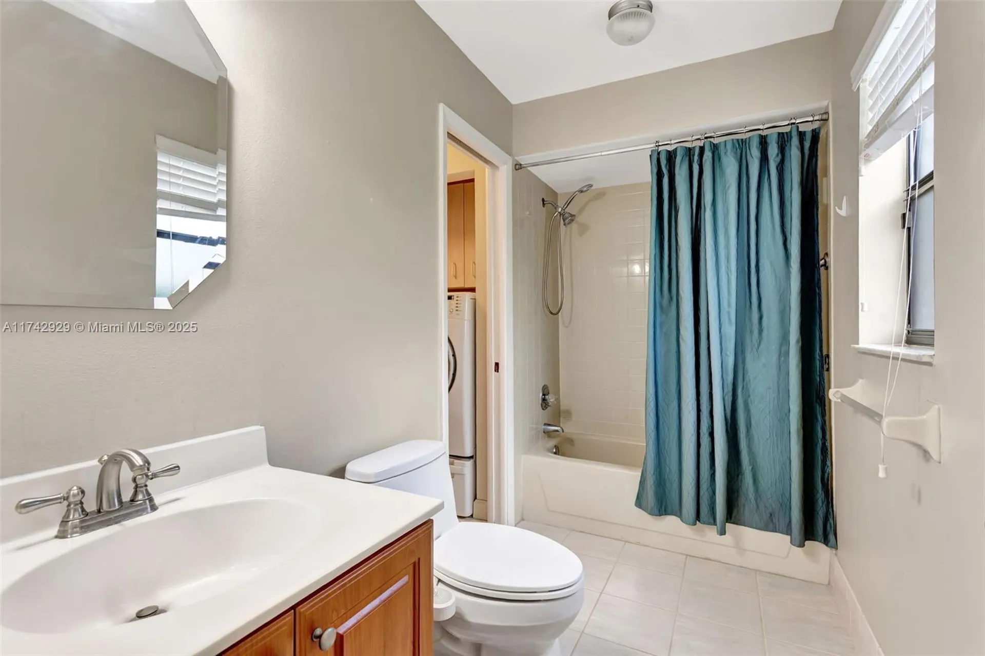 5325 NW 84th Way Coral Springs FL 33067