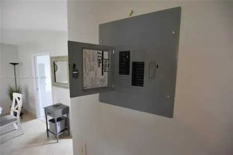 2823 W Crosley Drive West Palm Beach FL 33415