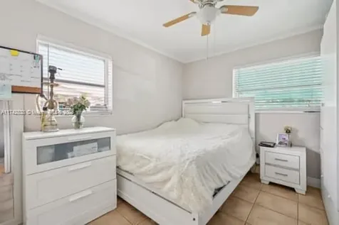 6921 SW 9th Street Pembroke Pines FL 33023