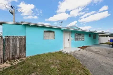 6921 SW 9th Street Pembroke Pines FL 33023