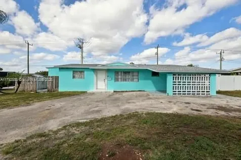 6921 SW 9th Street Pembroke Pines FL 33023