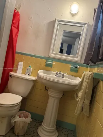 1445 NE 136th Street North Miami FL 33161