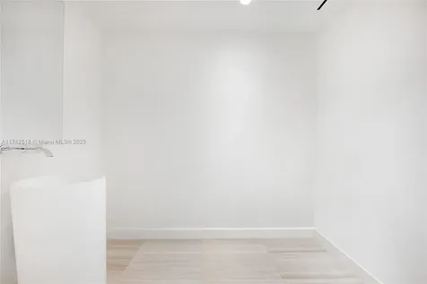 4701 N Meridian Avenue Miami Beach FL 33140