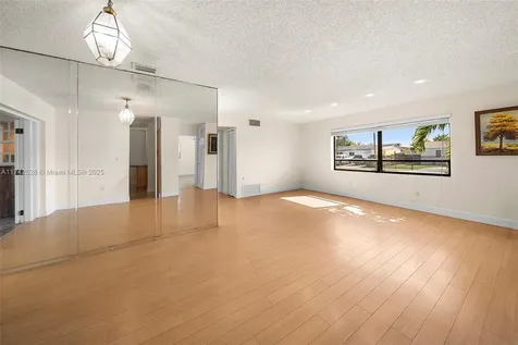 10041 SW 13th Terrace Miami FL 33174