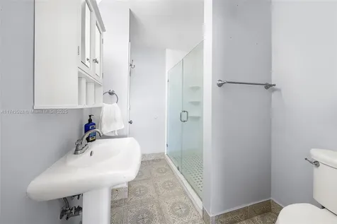 10041 SW 13th Terrace Miami FL 33174