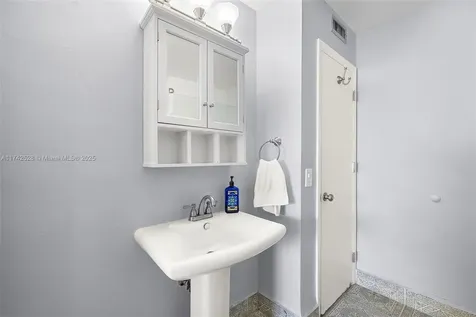 10041 SW 13th Terrace Miami FL 33174