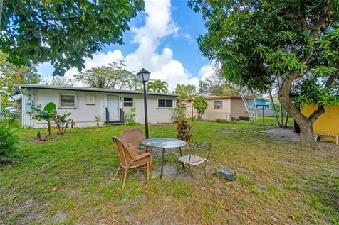 1542 NW 115th Street Miami FL 33167