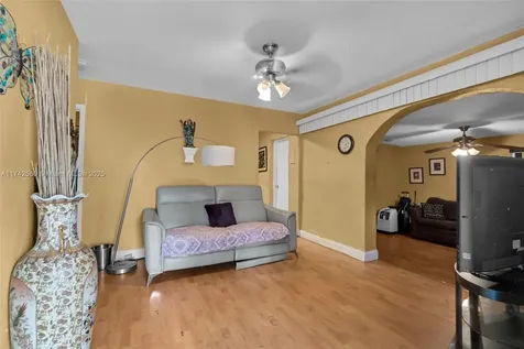 1542 NW 115th Street Miami FL 33167