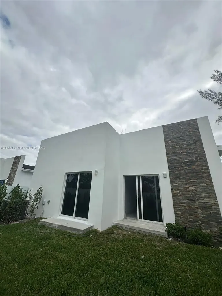 2423 NW 23rd Lane Fort Lauderdale FL 33311