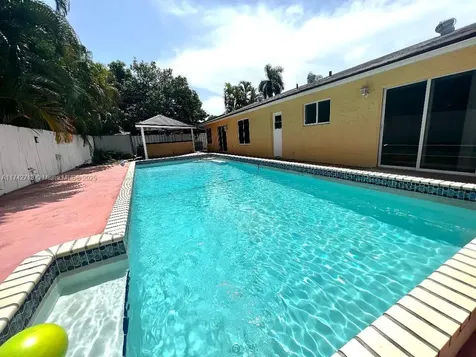 233 NE 199th Terrace Miami FL 33179