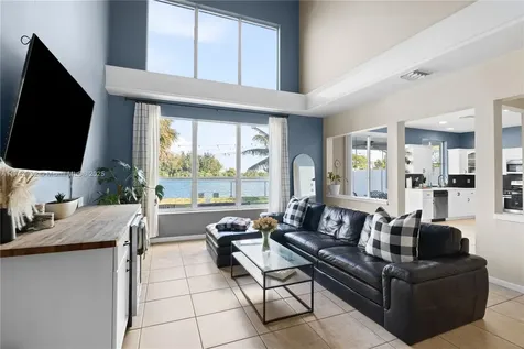 5748 S Plum Bay Parkway Tamarac FL 33321