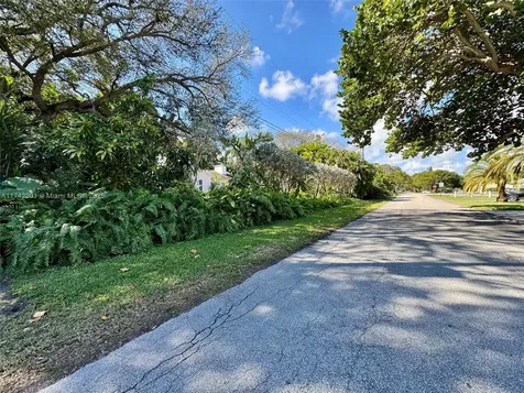 194 NW 91st Street El Portal FL 33150