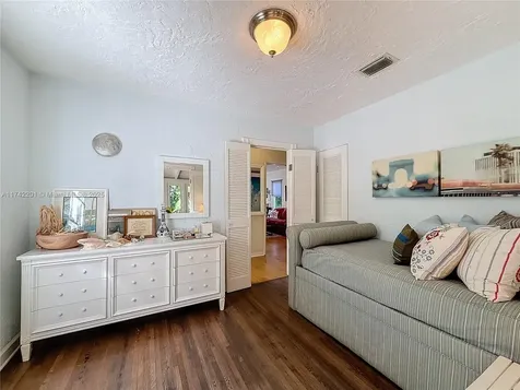194 NW 91st Street El Portal FL 33150