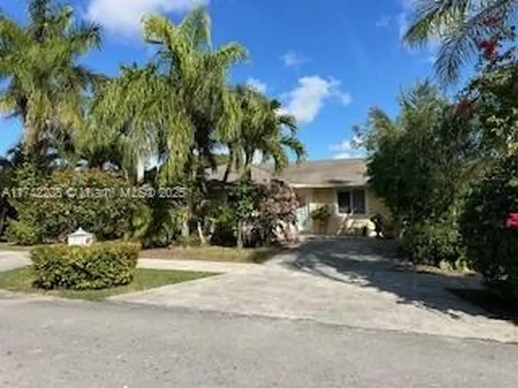 301 SW 6th Court Florida City FL 33034
