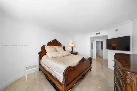 6365 Collins Avenue Miami Beach FL 33141