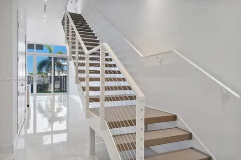 3750 Yacht Club Drive Aventura FL 33180