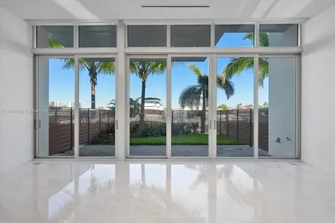 3750 Yacht Club Drive Aventura FL 33180