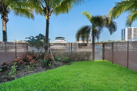 3750 Yacht Club Drive Aventura FL 33180