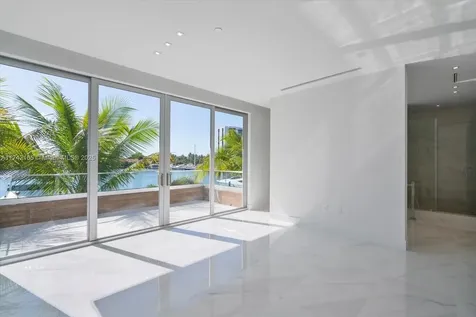 3750 Yacht Club Drive Aventura FL 33180