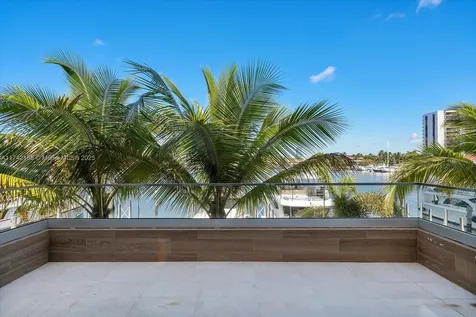 3750 Yacht Club Drive Aventura FL 33180