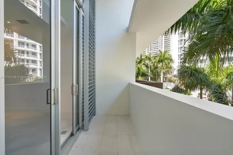 3750 Yacht Club Drive Aventura FL 33180