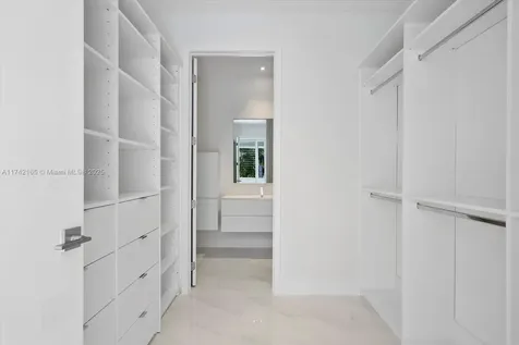 3750 Yacht Club Drive Aventura FL 33180
