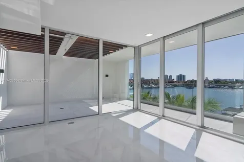 3750 Yacht Club Drive Aventura FL 33180