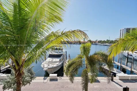 3750 Yacht Club Drive Aventura FL 33180