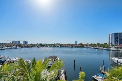 3750 Yacht Club Drive Aventura FL 33180