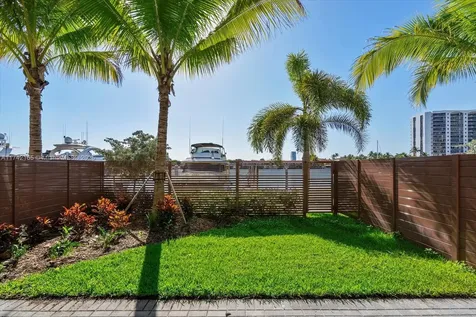 3750 Yacht Club Drive Aventura FL 33180