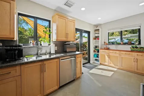 510 Raven Avenue Miami Springs FL 33166