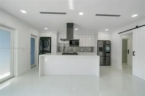 2700 NE 135th Street North Miami FL 33181