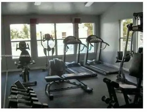 3441 NW 44th Street Oakland Park FL 33309