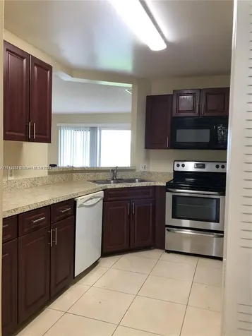 3441 NW 44th Street Oakland Park FL 33309