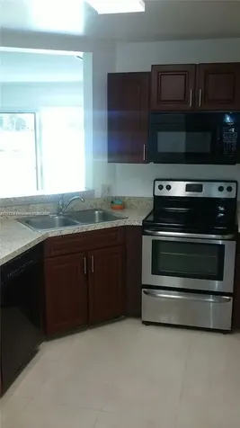 3441 NW 44th Street Oakland Park FL 33309
