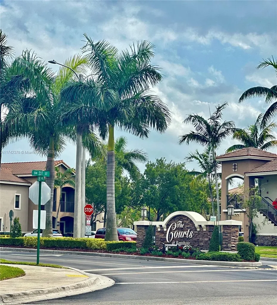 22441 SW 88th Place Cutler Bay FL 33190