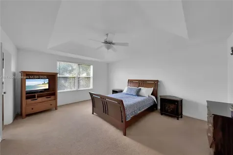 207 Berenger Walk Royal Palm Beach FL 33414