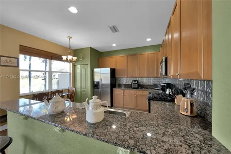 207 Berenger Walk Royal Palm Beach FL 33414