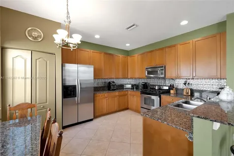 207 Berenger Walk Royal Palm Beach FL 33414