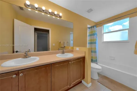 207 Berenger Walk Royal Palm Beach FL 33414