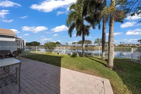 207 Berenger Walk Royal Palm Beach FL 33414