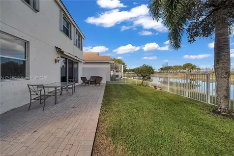 207 Berenger Walk Royal Palm Beach FL 33414