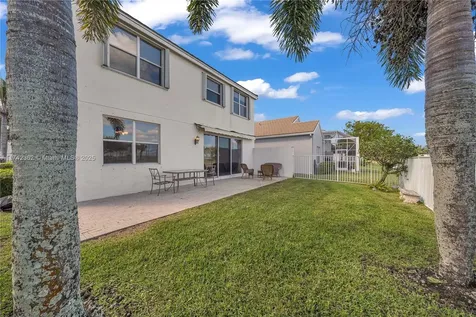 207 Berenger Walk Royal Palm Beach FL 33414
